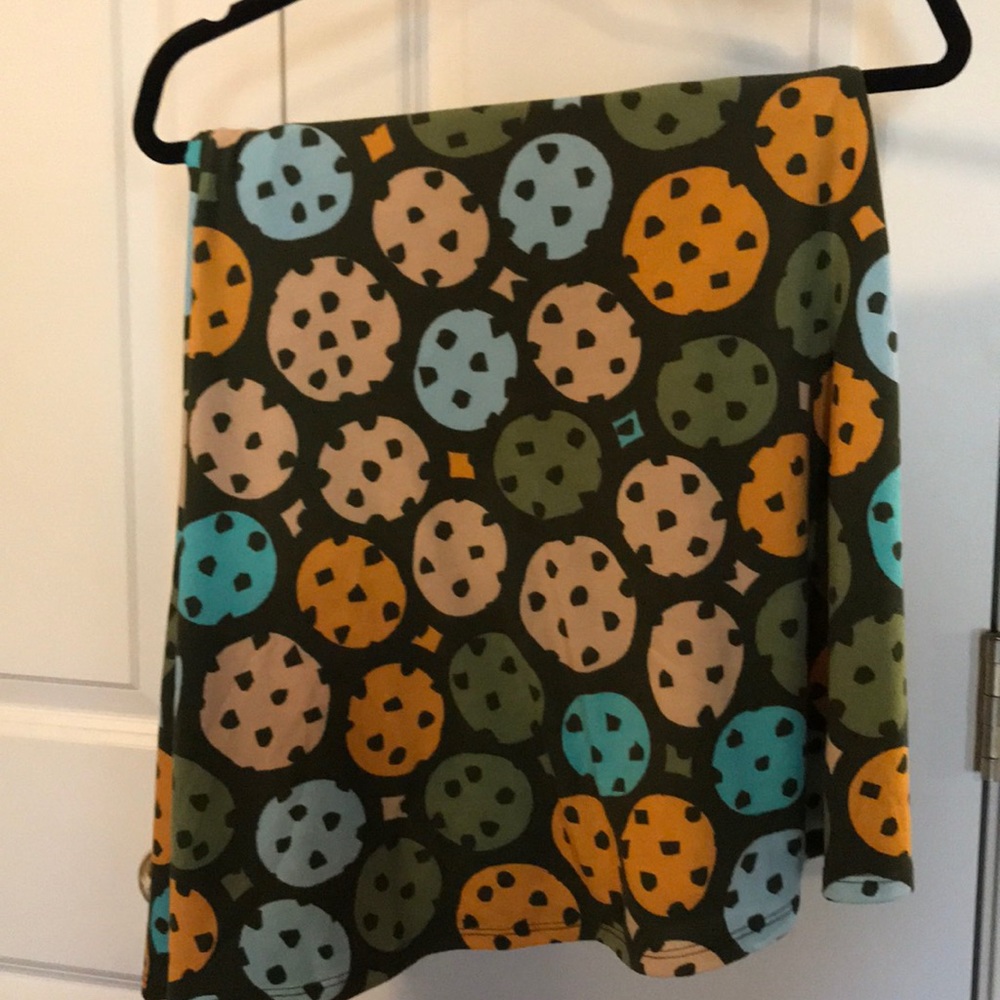 Lula Roe Azure (ACCEPTING BEST OFFER)